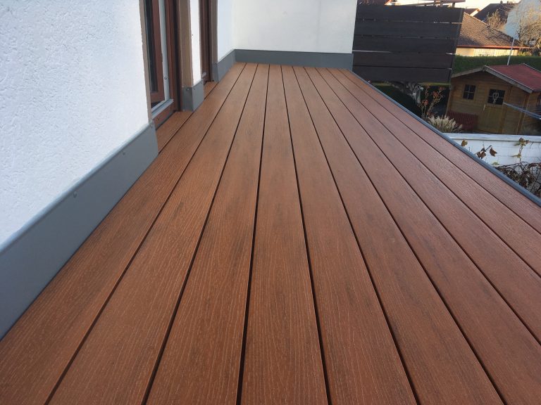 Balkonsanierung, komplett mit Abbruch, Abdichtung und neuen WPC